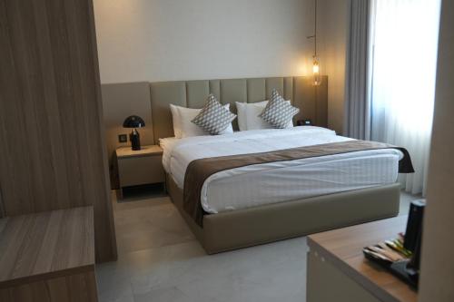 Golden Suites Hotel - image 4