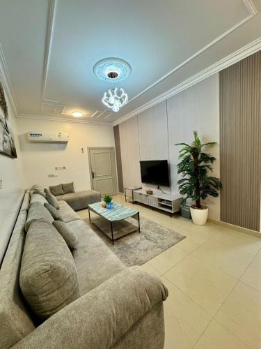 شقق عائلية ثلاث غرف وحمامين وصاله ونت مجاني