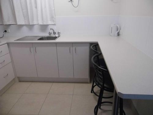 ห้องครัว, Nanango Fitzroy Motel in นานังโก