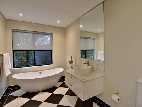 Баня, ANEW Hotel Hilton Pietermaritzburg in Хоуик