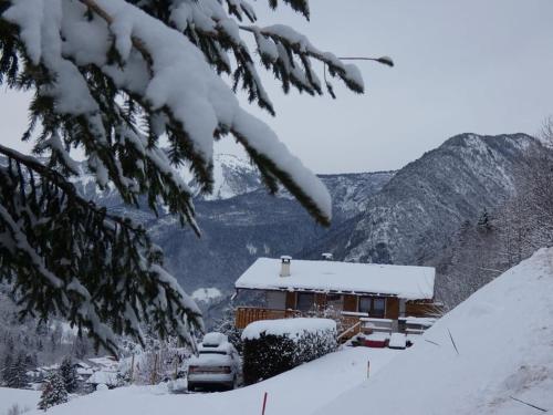 Chalet Tournette avec jacuzzi, Domaine du Fraizier gîte à louer Thônes