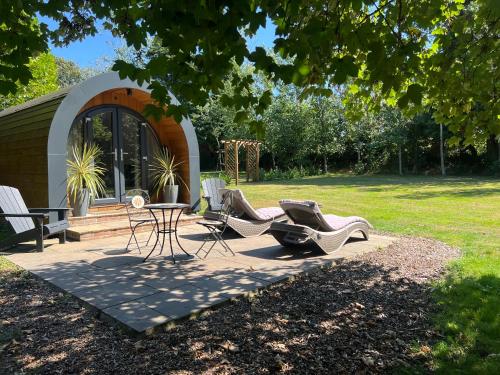 Brook Pod - High end Glamping in beautiful setting in Rosemarket