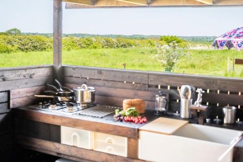 Luxury glamping in Constable Country - Valley View Yurt in Boxford (Suffolk)