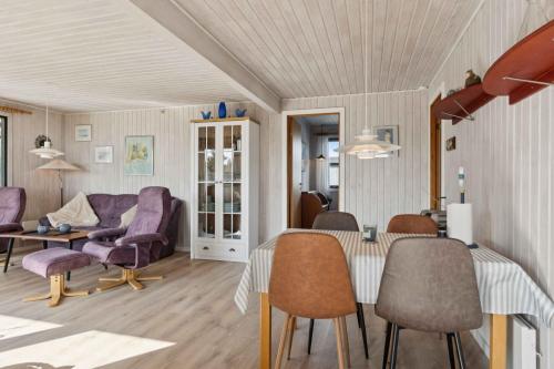Comoditats, Lovely Cottage Close To The Water in Hadsund
