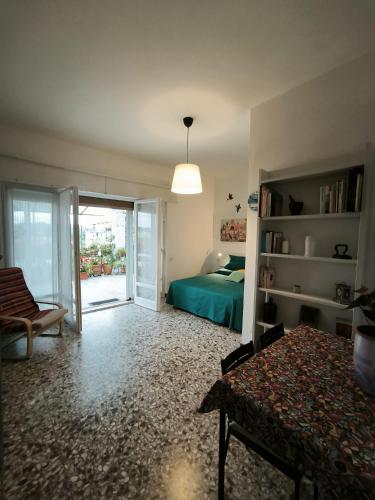 Guestroom, Una Terrazza tra Fiori e Cielo in Coverciano