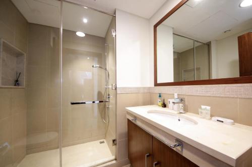 Burj Vista Downtown Near To Dubai Mall - 2BHK, Дубай (фото 8)