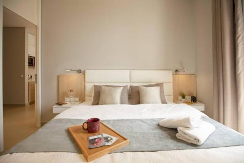 Comfy - 1BR Apt W Pool & Gym in Gemmayze - image 2