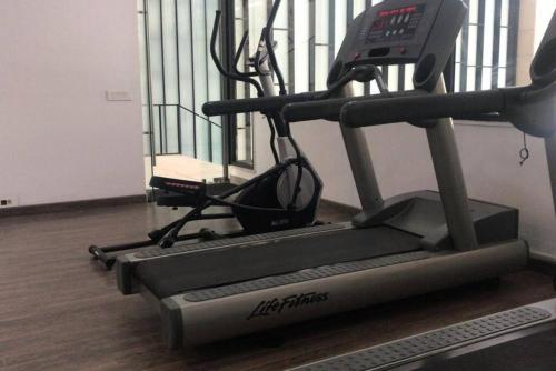 Comfy - 1BR Apt W Pool & Gym in Gemmayze - image 10