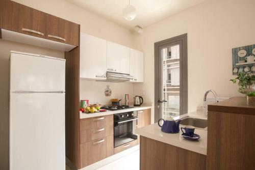 Sioufi - 2-BR Apt & Balcony in Achrafieh - main image