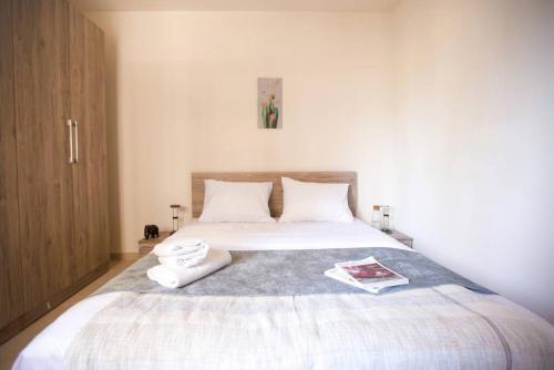Sioufi - 2-BR Apt & Balcony in Achrafieh, Sinn al Fīl (fotografie 8)