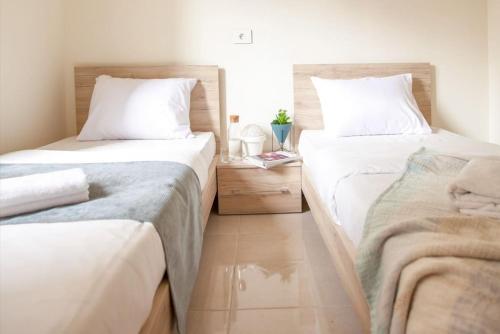 Sioufi - 2-BR Apt & Balcony in Achrafieh - image 11