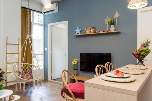 Boho-Chic Cozy 2BR - Apt & Balcony in Mar Mikhael - image 14