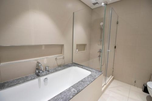 Fully Furnished 2BR-Direct Dubai Mall Connection, Dubái (foto 10)