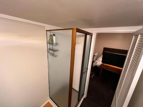 Studio is 2nd door past carport, Auckland (photo 9)