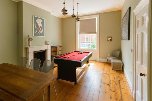 Manchesters Ultimate House - Hot tub - Sleeps 22!, Manchester (foto 9)