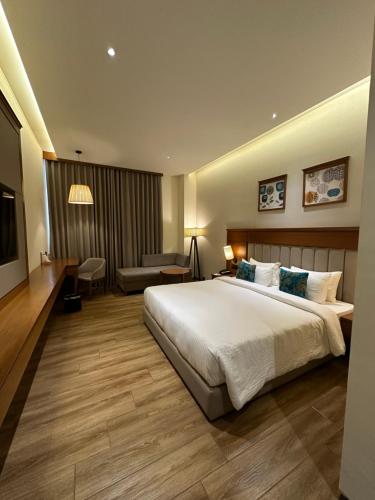 DNT Plaza Morbi in Morbi