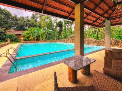 Peldbaseins, Copper Edge - Eco Resort, Coorg in Shanivarasanthe