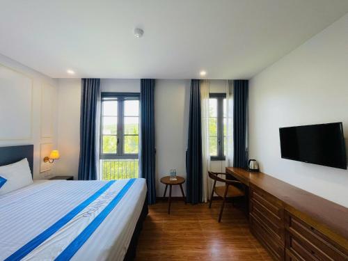 room detail thumbnail 1