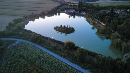 Halzona in Balatonvilágos