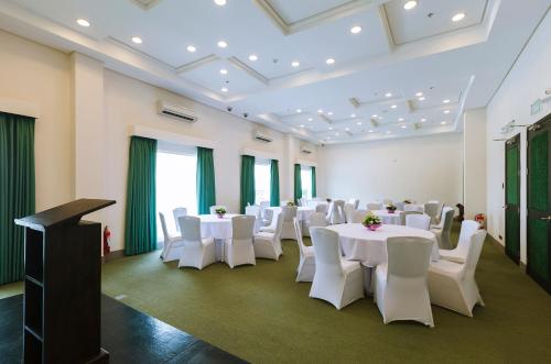 Business center, Microtel by Wyndham South Forbes near Nuvali in Cavite
