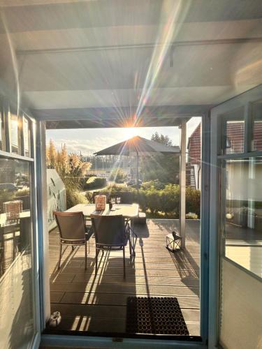 Ferienhaus am Yachthafen 631m von Neuensien entfernt