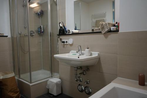 Elegant Furnished Apartment in Central Cologne for Long Stay, Kolín nad Rýnem (fotografie 5)