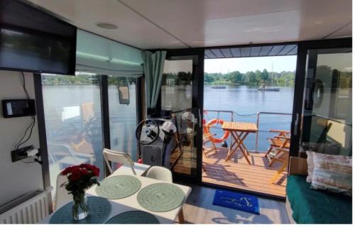 Azuria-Houseboat - Apartament na wodzie, Vratislav (fotografie 9)