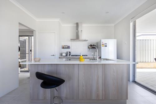 Barefoot2Beach Swan BnB Management in Yanchep