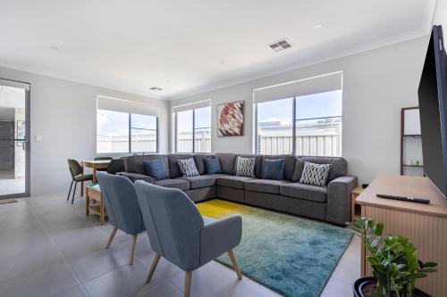 Barefoot2Beach Swan BnB Management