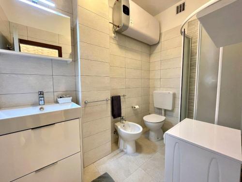 Modern flat with pool view balcony, Порто-Санта-Маргерита-ди-Каорле (фото 5)