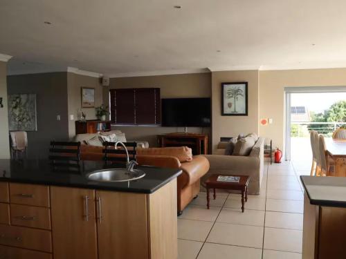 Shores Keep - Self Catering Home, Херманус (фото 9)
