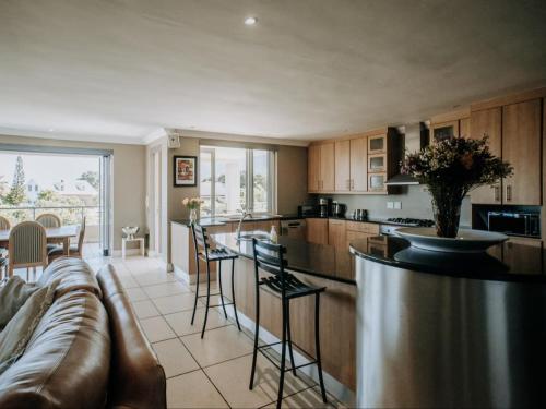 Shores Keep - Self Catering Home, Херманус (фото 10)