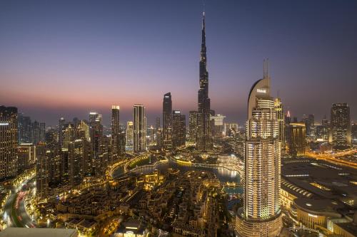 Skyline Gem Full Burj View 2BR Suite with Dubai Mall access by Maxx Value homes, Дубай (фото 2)