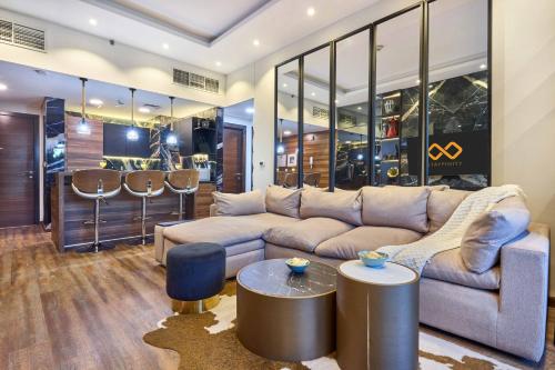 Stylish 1BR Apartment with Marina View, Balcony, Pool & Gym Access, Dubái (foto 7)