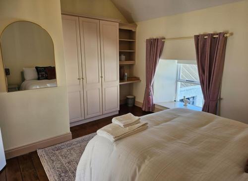3 Bedroom Retreat - Sleeps 6 - Pet Friendly in Cashel