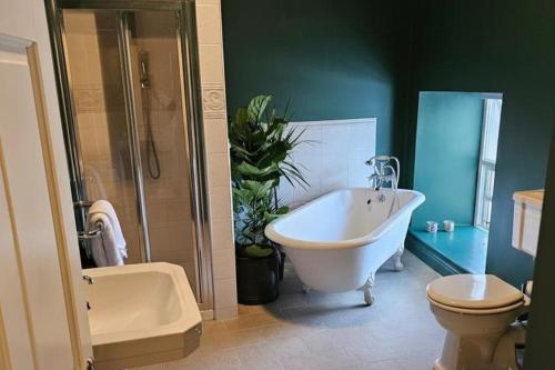 3 Bedroom Retreat - Sleeps 6 - Pet Friendly in Cashel