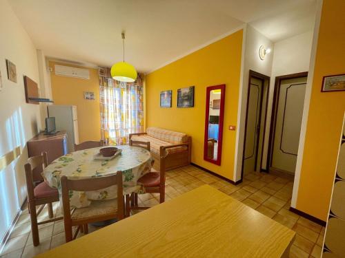 Homely flat with shared pool, Porto Santa Margherita di Caorle (fotografie 8)