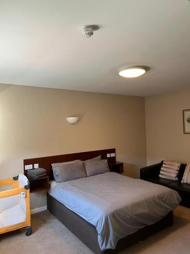 The Fitzwilliam Arms Hotel - image 10