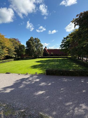 Risinge Herregård (Risinge Herregard) in ไนบวร์ก