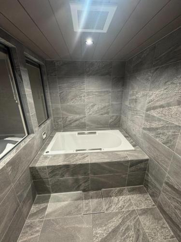 Minato Mirai 15 min 1BR 1BA