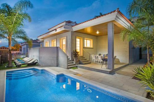 Villa Leonardo Dos by Villa Plus - image 2