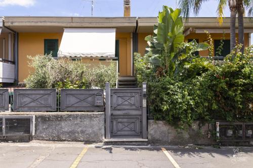 外觀, Sicilian Home in 阿奇卡泰納