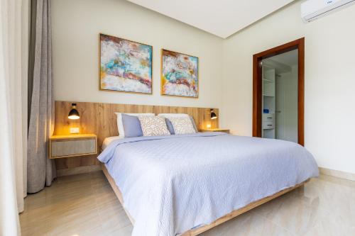 2BR Tropical Escape - Private Terrace BBQ Pool Walk to Beach - image 3