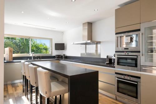 REF 2138 - Cannes - Villa sea view - image 4