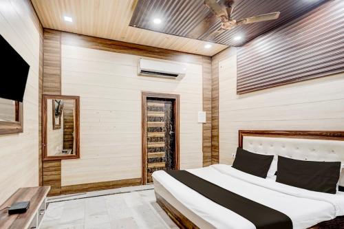 Mayur Resort in Mathura