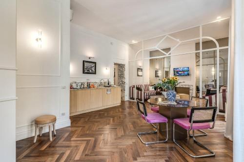 Piazza Venezia Luxe Apartment, Рим (фото 2)