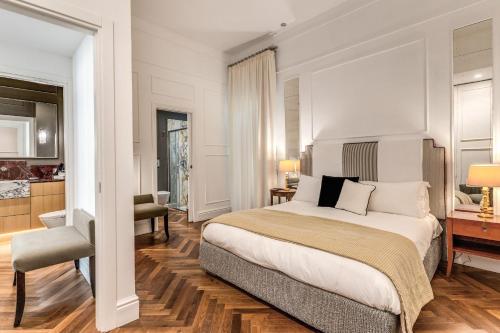 Piazza Venezia Luxe Apartment, Рим (фото 9)