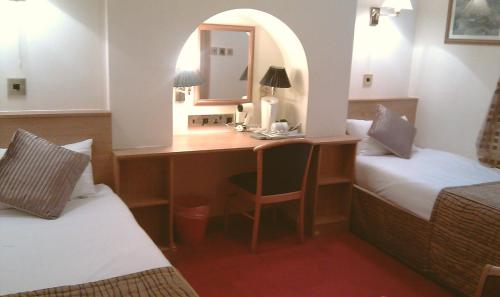 room detail thumbnail 1