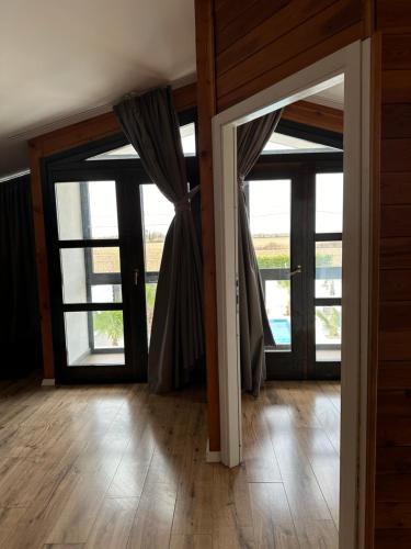 Isea Wood Villa in Rubik