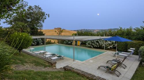 Peldbaseins, Ca Lucciola 12 by Marche Holiday Villas in Orciano di Pesaro